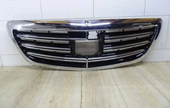 Mercedes-Benz S W222 Front bumper upper radiator grill A2228802500