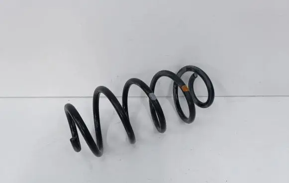 Toyota Prius c Rear coil spring