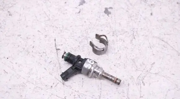 Audi Q5 SQ5 Fuel injector 06E036P 104390520