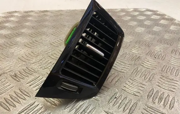 Volvo XC90 Dash center air vent grill 31651283