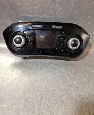 Nissan Juke I F15 Climate control unit 24845BV83A FX300502