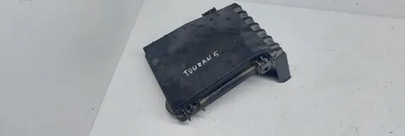 Volkswagen Touran I Fuse box cover 1K0937132