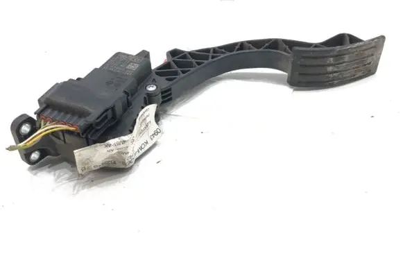 Ford Focus Accelerator throttle pedal 4M51-9F836-AK