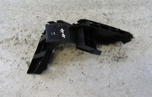 Volkswagen Golf VIII Rear bumper mounting bracket 5H6807394E