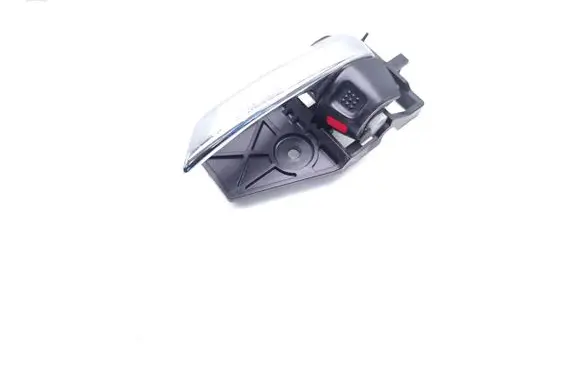 Suzuki SX4 S-Cross Front door interior handle 