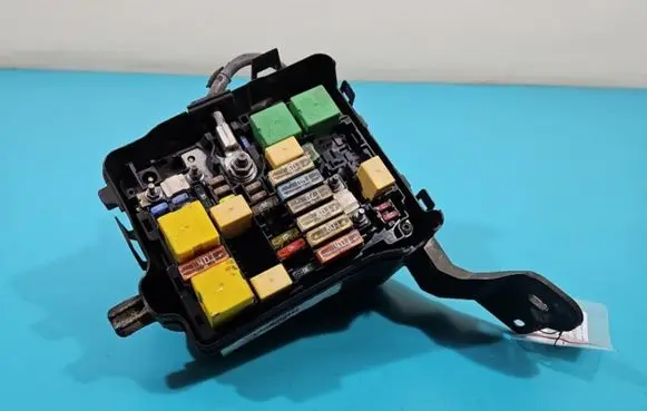 Peugeot 208 Fuse box set IMPRK1375918