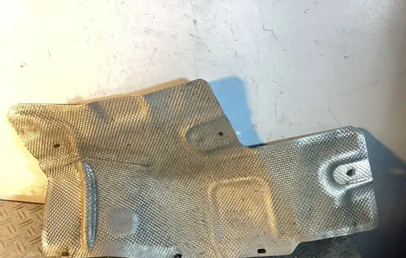 Mercedes-Benz GL X164 Exhaust heat shield A1646823771