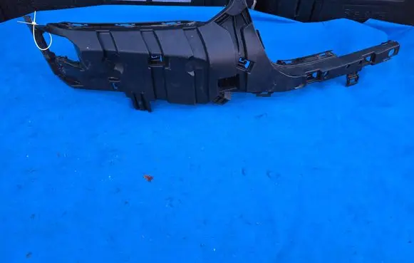 BMW X3 G01 Front bumper mounting bracket 8081896