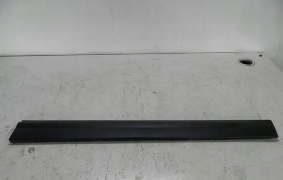KIA Sorento Front door trim (molding) 877222P000