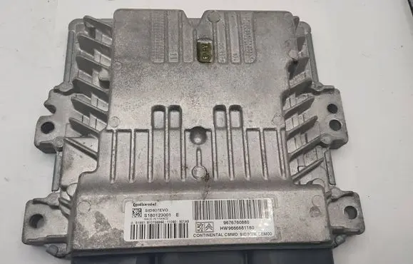 Peugeot 508 Engine control unit/module S180123001E 9676760880 9666681180