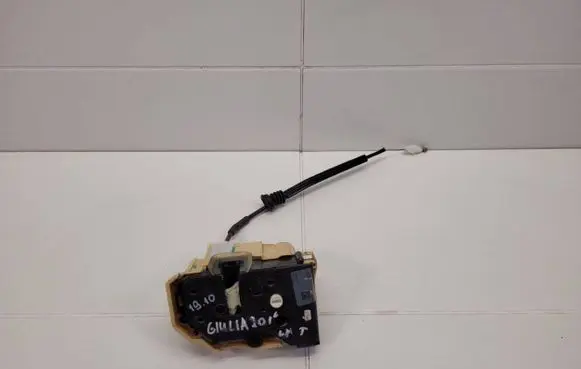 Alfa Romeo Giulia Rear door lock 50536550