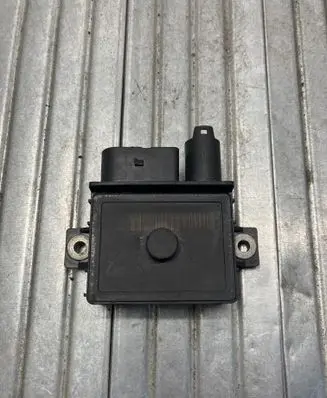 BMW 1 E81 E87 Glow plug pre-heat relay 7798000