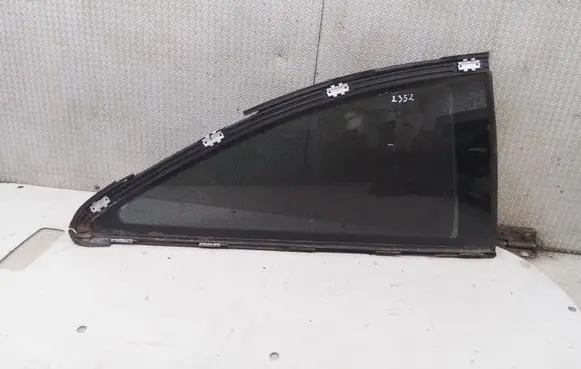 Mercedes-Benz C W203 Rear side window