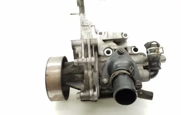 Mazda 6 Generator/alternator bracket R2AA15176