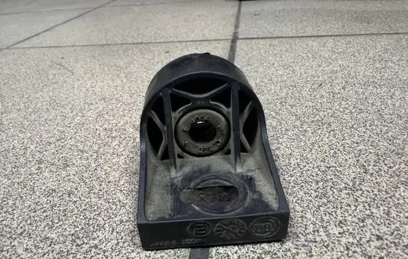 Fiat Ducato Radiator mount bracket F1427C860