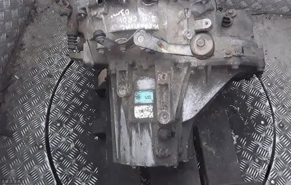 KIA Carnival Manual 5 speed gearbox Y041106478