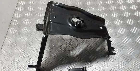 Audi A4 S4 B9 Spare wheel mounting bracket 8W0802715