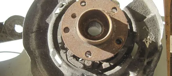 BMW 7 F01 F02 F03 F04 Front wheel hub 6797447