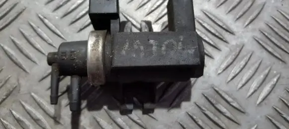 Audi A4 S4 B6 8E 8H Turbo solenoid valve 8e0906628