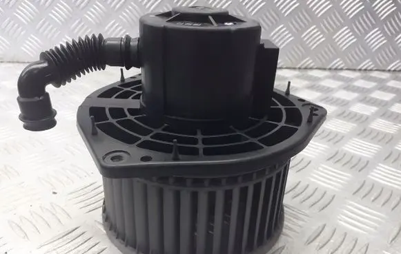 Chevrolet Aveo Front door blower motor 4051-026