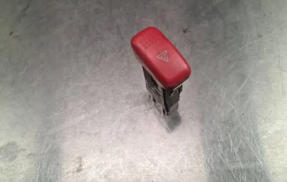 Honda HR-V Hazard light switch M17479
