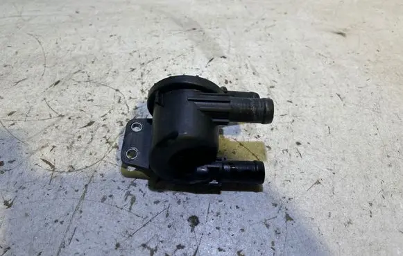 Volvo XC40 Electric auxiliary coolant/water pump 31686567