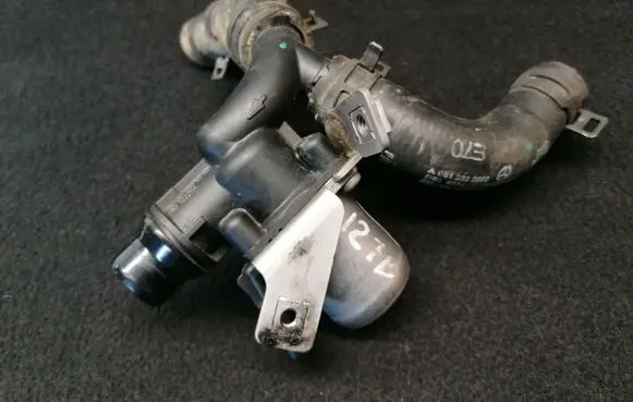 Mercedes-Benz E W212 Coolant heater control valve A6512000231