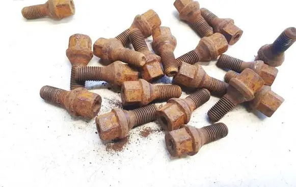 Opel Astra H Nuts/bolts 
