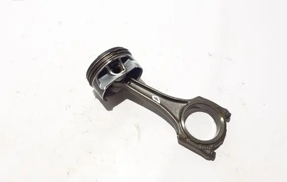 Audi Q7 4M Piston with connecting rod 06M107066AB