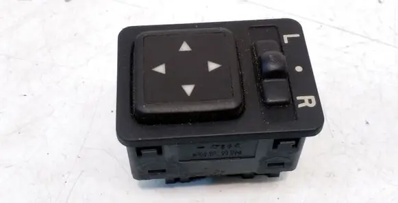 Mitsubishi Carisma Wing mirror switch 03220000 MR114081