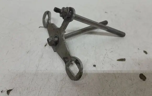 BMW 5 F10 F11 Fuel Injector clamp holder 759540504