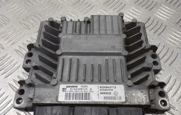 Renault Megane II Engine control unit/module 8200843713