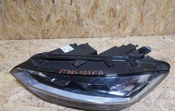 Volkswagen Touran III Headlights/headlamps set 5TB941035B