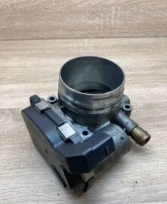 BMW M4 F82 F83 Throttle valve 7597871