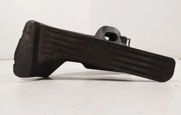 Volkswagen Jetta V Accelerator throttle pedal 1K2721503M 6PV00874500