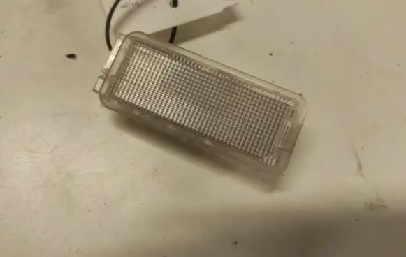 Peugeot 607 Glove box light 