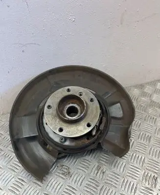 Rear wheel hub spindle/knuckle