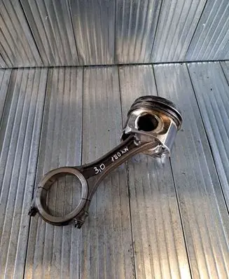 Audi A8 S8 D4 4H Piston with connecting rod