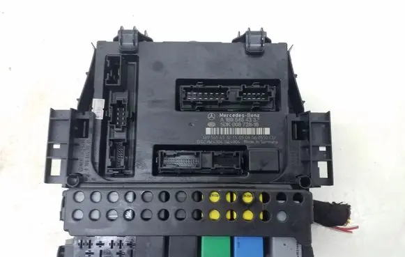 Mercedes-Benz A W169 Fuse module A1695454332