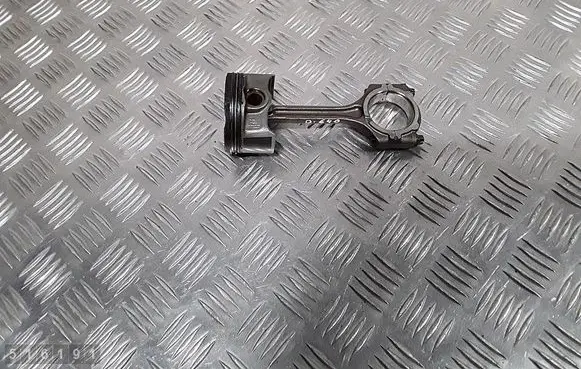 KIA Rio Piston with connecting rod G4LA