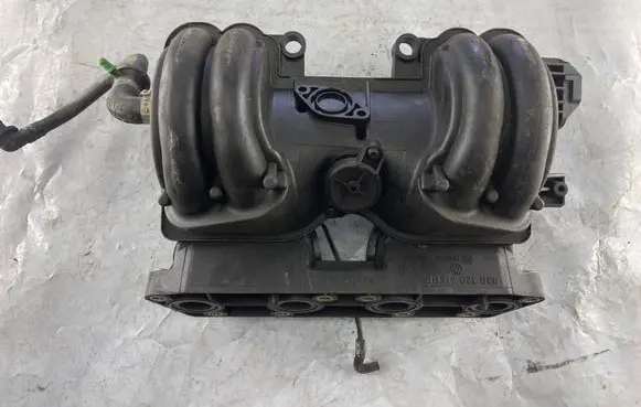 Volkswagen Polo IV 9N3 Intake manifold 030129711 030129711BP