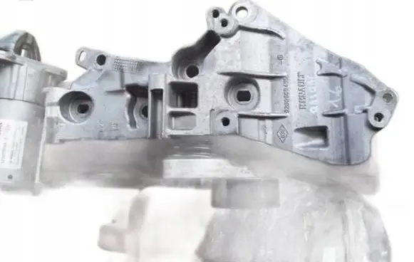 Nissan Qashqai Engine mount bracket