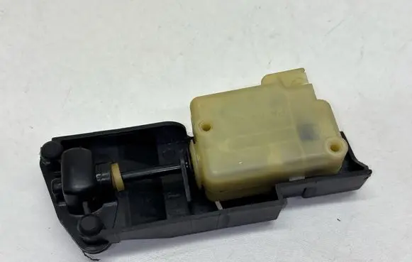Volvo S60 Central locking motor 30716837
