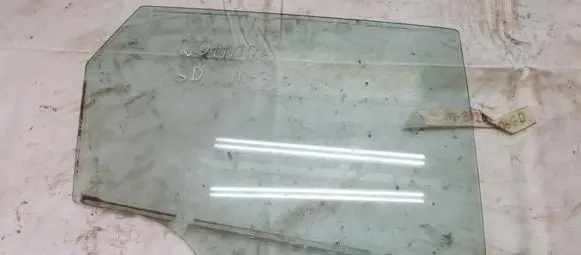 Mazda 3 I Rear door window glass