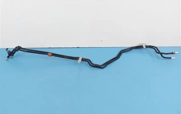Ford Explorer Engine coolant pipe/hose