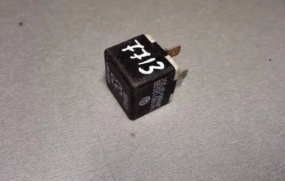 Volkswagen Golf IV Other relay 141951253B