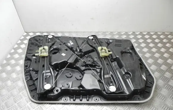 Mercedes-Benz GLE W167 Front door window regulator with motor C68684104 T9445
