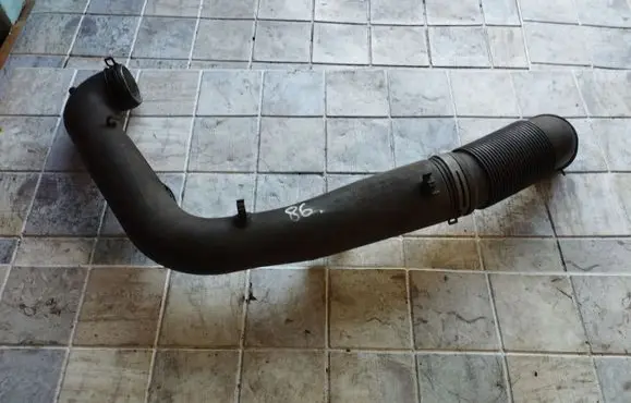 Volkswagen Golf Plus Intercooler hose/pipe 1K0129654AA
