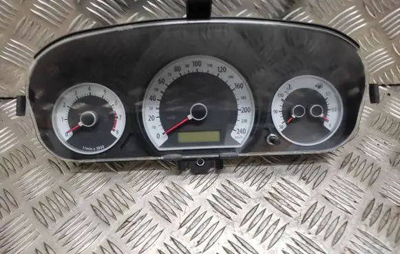 KIA Ceed Speedometer (instrument cluster) 940031H050