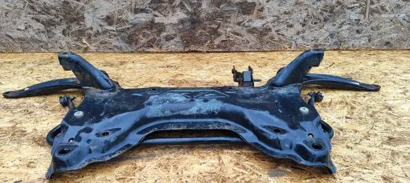 Peugeot 5008 Front subframe 823214 823215